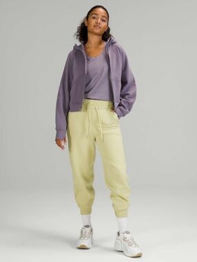 Lululemon Scuba Relaxed High-Rise Jogger in Dew Green